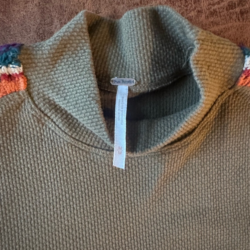 Free People Olive Knit Top / Printed Sleeves